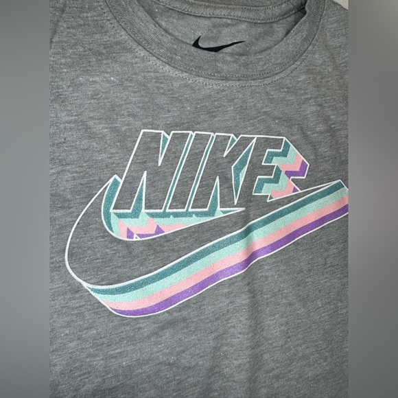 NWT Nike Girl Gray Heather Tee Size 6 - Picture 3 of 6